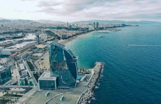 benjamin-gremler-q_TzfAt4NQ8-unsplash-1024x576-320x207 Barcelona, Spain