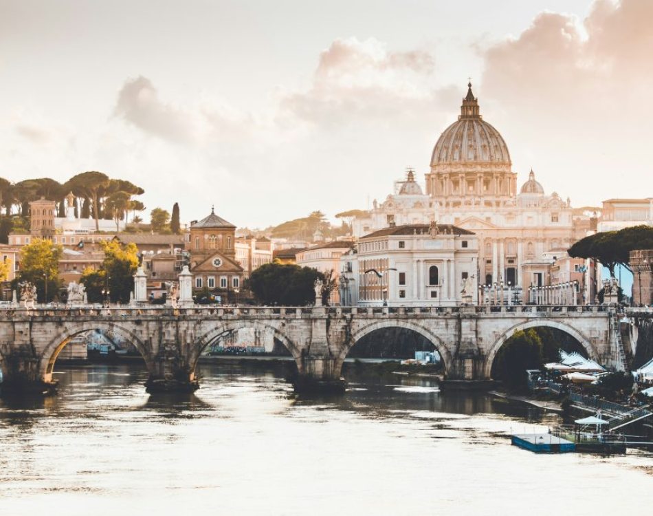 chris-czermak-7ybKmhDTcz0-unsplash The Vatican City at the Heart of Rome