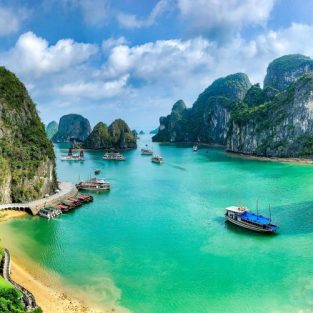 marina-lobato-kG7pOXbBfNs-unsplash Boats in beautiful Ha Long Bay Ha Long, Ha Long, Vietnam