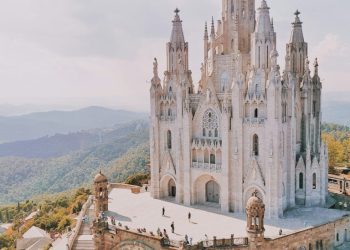 tomas-nozina-UP22zkjJGZo-unsplash-768x1024-350x250 Tibidabo Amusement Park, Barcelona, Spain